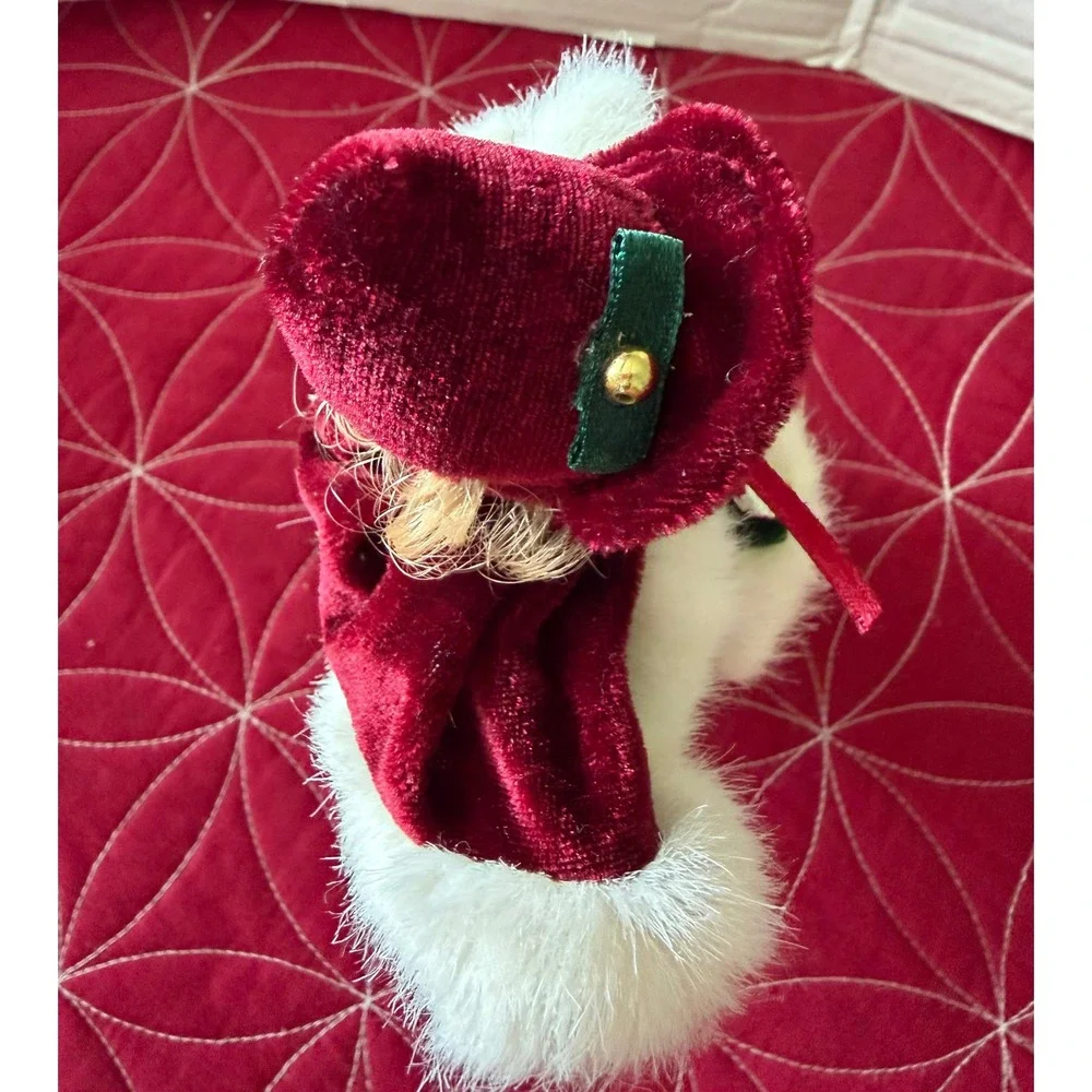 Vintage Christmas Caroler Figurine Burgundy Velvet Faux Fur Victorian 8.5